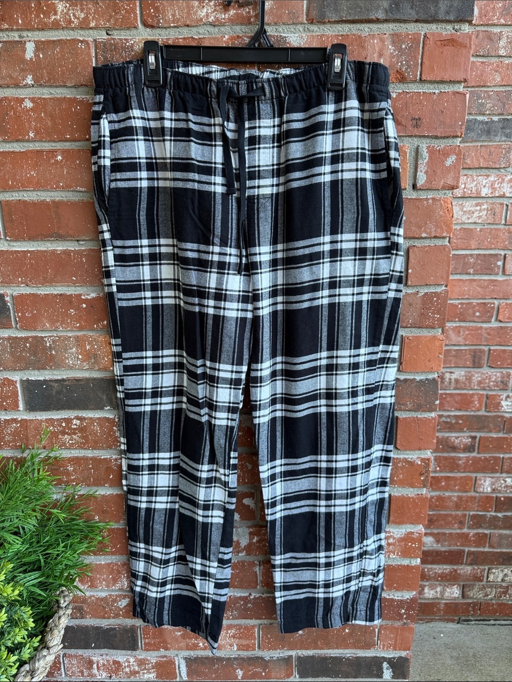 GAP Black and White Striped Fabric Lounge Pants